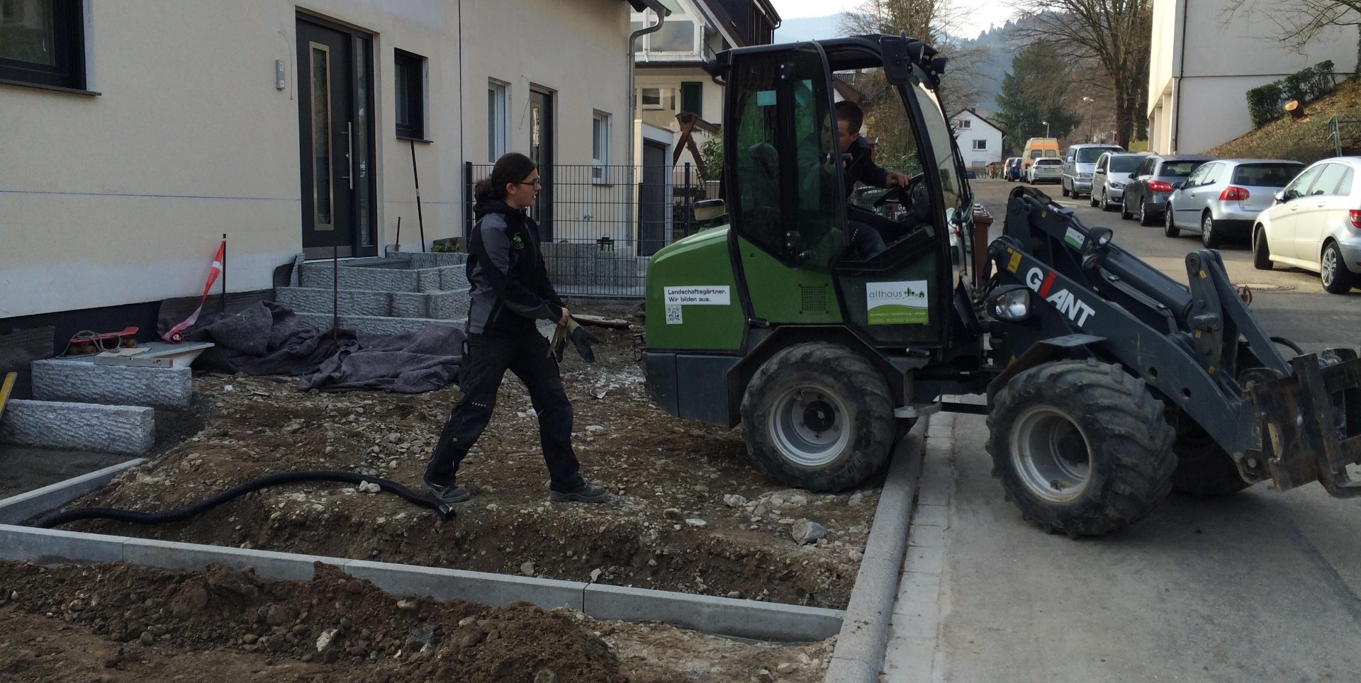 Wohngarten in dicht besiedelter Umgebung